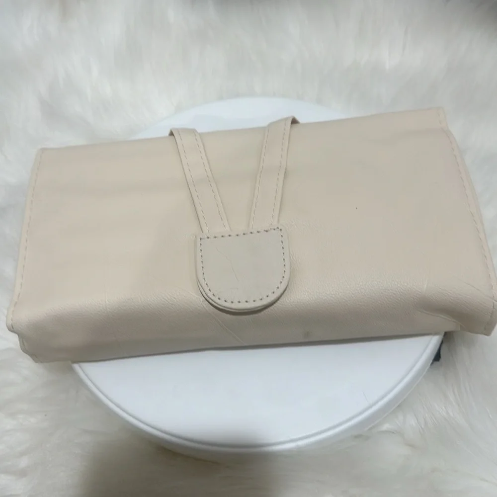 VYSN 24 Piece Makeup Set with  Carrying Bag